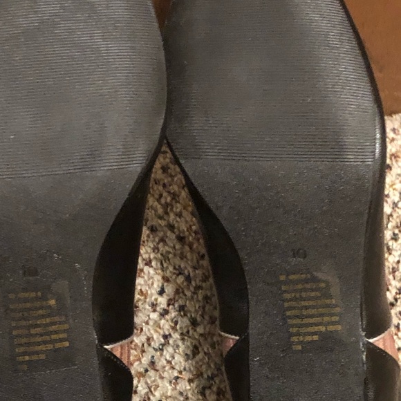 New in the package mark. Sideswipe booties black and tan. Size 6,8 and 10 - Picture 7 of 9